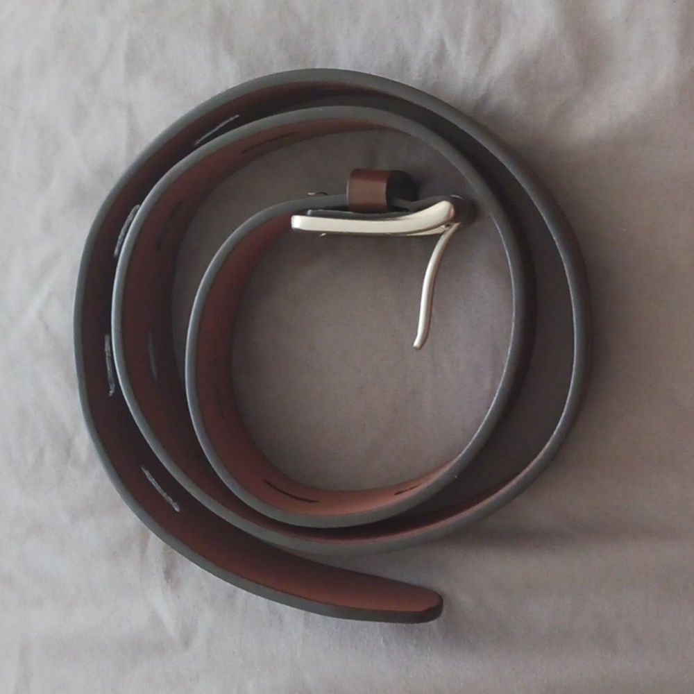 Men's brown belt medium size never worn before